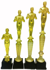 OSKAR- Hollywood tyylinen kullanvärinen voittaja patsas